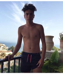 pretty boys 5803970603cf1.jpg