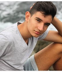 pretty boys 5803971f54c03.jpg