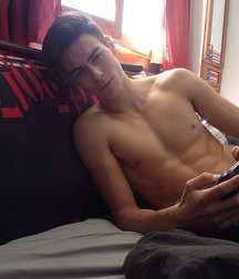 pretty boys 584c45cd5b7ea.jpg