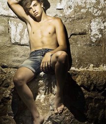 pretty boys 586a8239956aa.jpg