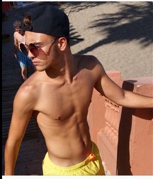 pretty boys 58920dcab3fa0.jpg