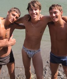 pretty boys 58920dcf43790.jpg