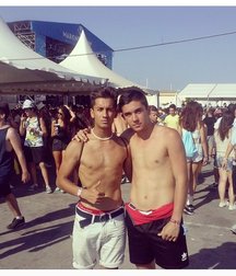 pretty boys 58920dd79bfff.jpg