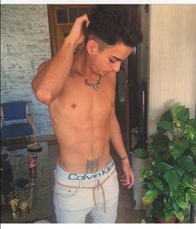 pretty boys 58920dd86cf5c.jpg