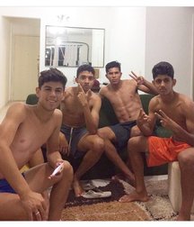 pretty boys 58920dde5adde.jpg
