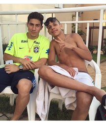 pretty boys 58920de0ce9ee.jpg