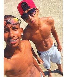 pretty boys 58920de8eea22.jpg