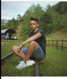 pretty boys 58bc39a17dceb.jpg