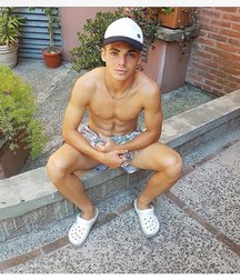pretty boys 58d7d8eb21b47.jpg