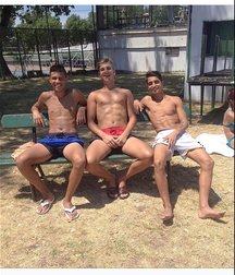 pretty boys 58d7d8f91d877.jpg