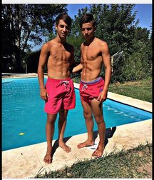 pretty boys 58d7d907c6d2a.jpg