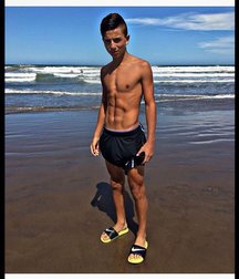 pretty boys 58d7d908a5cea.jpg