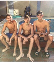 pretty boys 58d7d913cd2c9.jpg