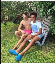 pretty boys 58d7d9222fe69.jpg