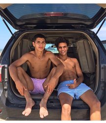 pretty boys 58d7d92a9de47.jpg