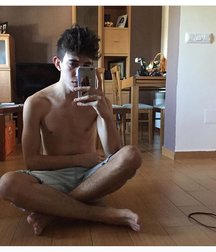 pretty boys 58f79b2dbf200.jpg
