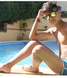 pretty boys 58f79b33cf46c.jpg