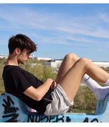 pretty boys 58f79b43dea07.jpg