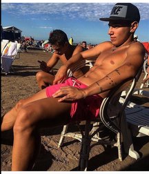 pretty boys 58f79b4512f33.jpg