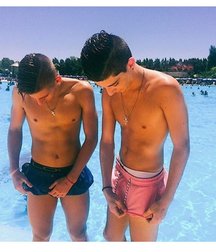 pretty boys 58f79b50007d9.jpg