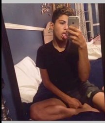 pretty boys 58f79b5d52049.jpg