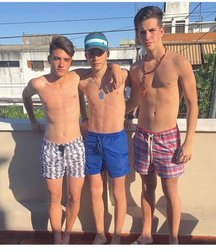 pretty boys 58f79b683564b.jpg