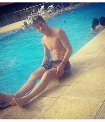 pretty boys 58f79b71e8ca3.jpg