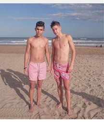 pretty boys 58f79b73bf380.jpg