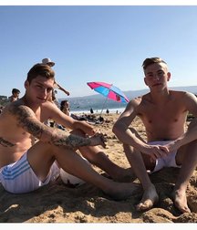 pretty boys 58f79b7e38ef3.jpg