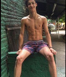 pretty boys 2 58f79d56b5c44.jpg