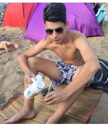 pretty boys 2 58f79d57c09f7.jpg