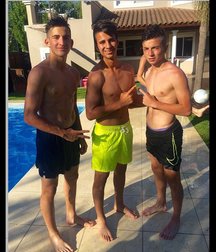 pretty boys 2 58f79d5ab8871.jpg