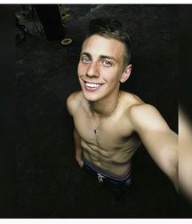 pretty boys 2 58f79d5b8a44a.jpg