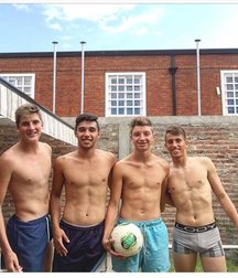 pretty boys 2 58f79d5c6340a.jpg