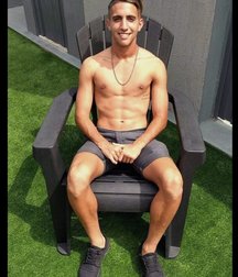pretty boys 2 58f79d69144a2.jpg