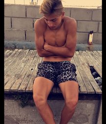 pretty boys 2 58f79d6db5a0c.jpg