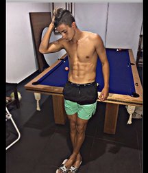 pretty boys 2 58f79d6eaac1b.jpg