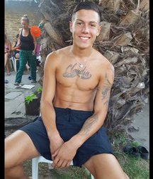 pretty boys 2 58f79d74a5d08.jpg