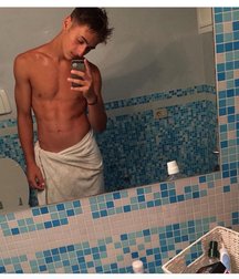 pretty boys 2 58f79d815a985.jpg