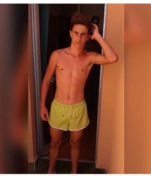 pretty boys 2 58f79d9f1079f.jpg