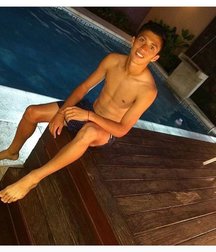 pretty boys 2 58f79daf43110.jpg