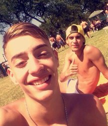 pretty boys 5905f750e0078.jpg