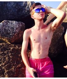 pretty boys 59159a5e5cd2e.jpg