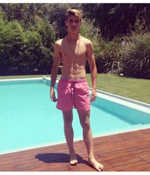 pretty boys 59159a66e73f8.jpg