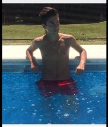 pretty boys 59159a6ac2676.jpg