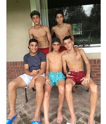 pretty boys 59159a7118b97.jpg