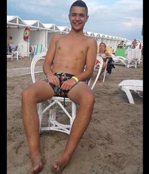 pretty boys 59159a797d192.jpg