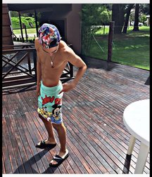 pretty boys 59159a7fe5cc0.jpg