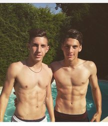 pretty boys 59159a86d432a.jpg