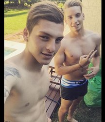 pretty boys 59159a88b6275.jpg